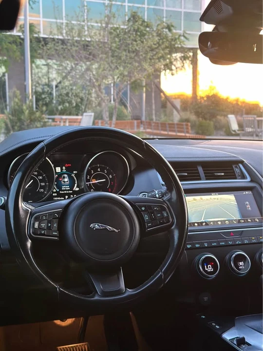 2019 Jaguar E-Pace - Image 12 of 18