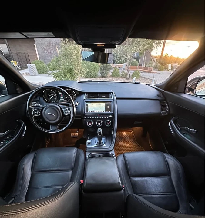 2019 Jaguar E-Pace - Image 13 of 18