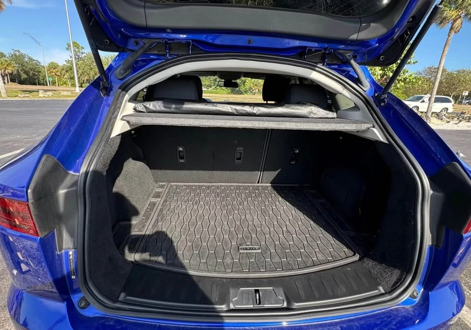 2019 Jaguar E-Pace - Image 7 of 11