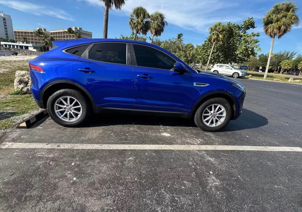 2019 Jaguar E-Pace - Image 4 of 11