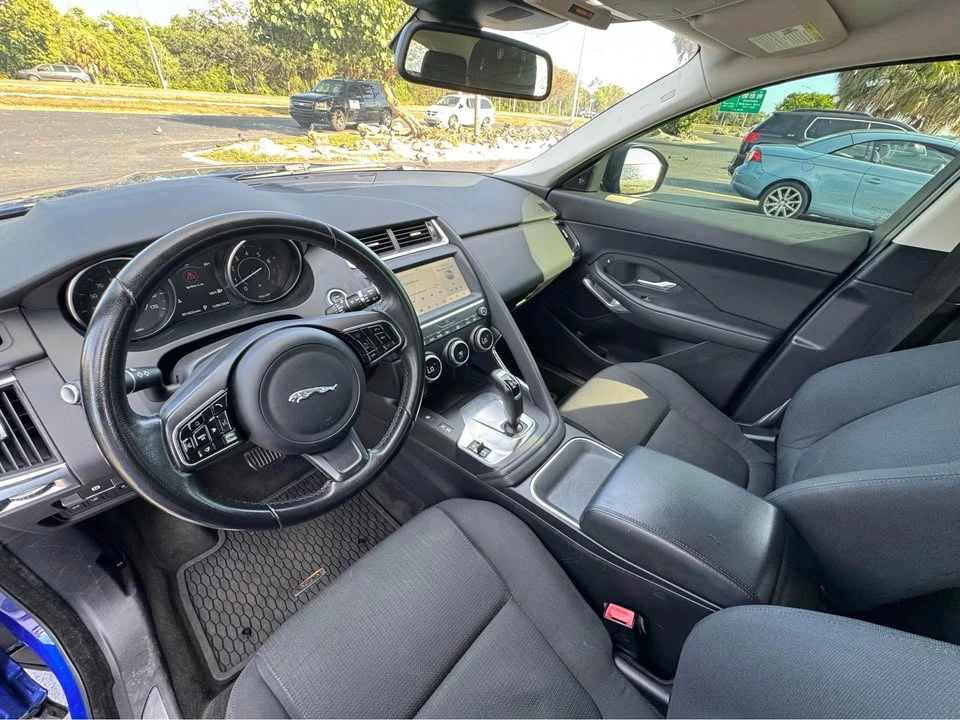 2019 Jaguar E-Pace - Image 7 of 10