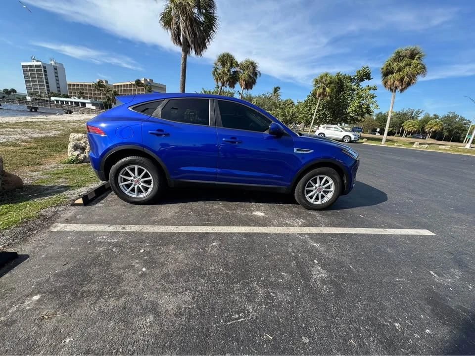 2019 Jaguar E-Pace - Image 4 of 10