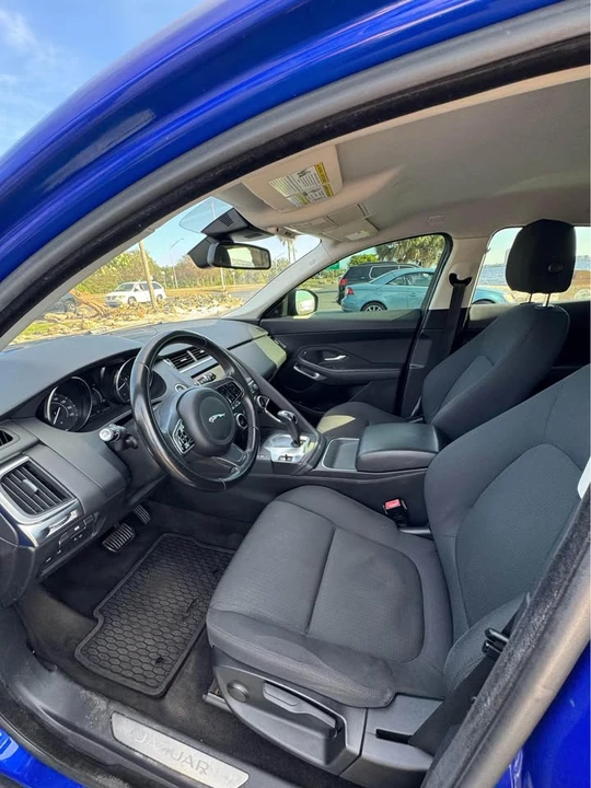 2019 Jaguar E-Pace - Image 9 of 10