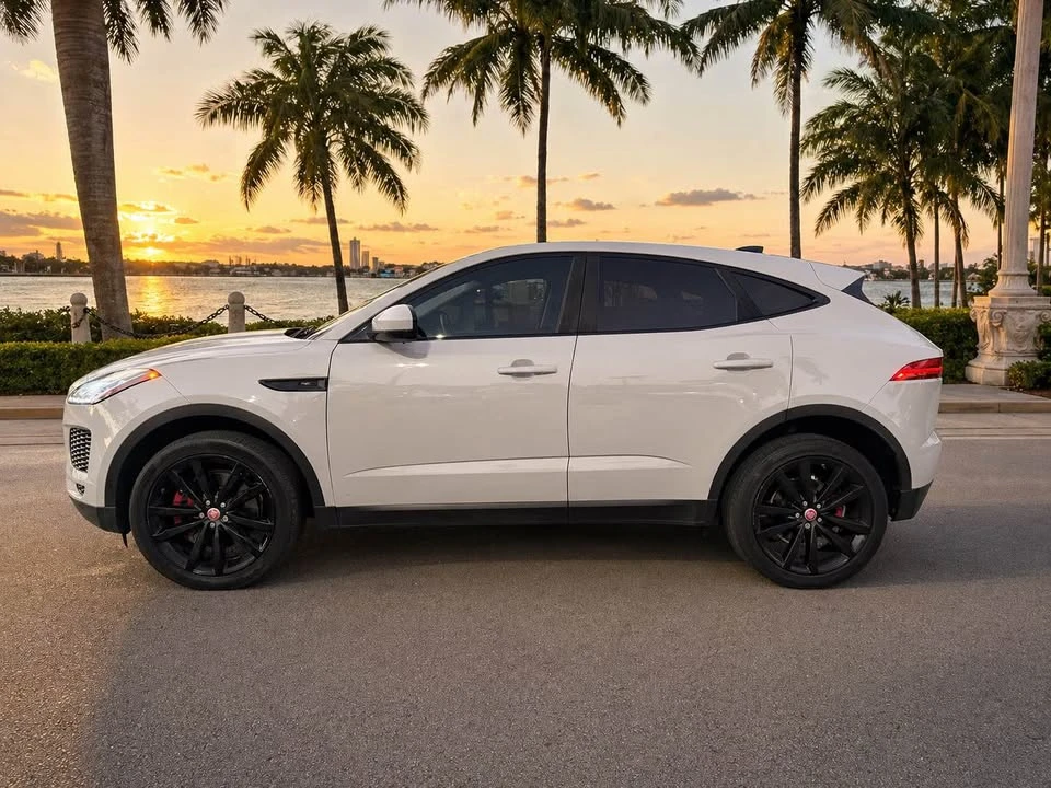 2019 Jaguar E-Pace - Image 4 of 20
