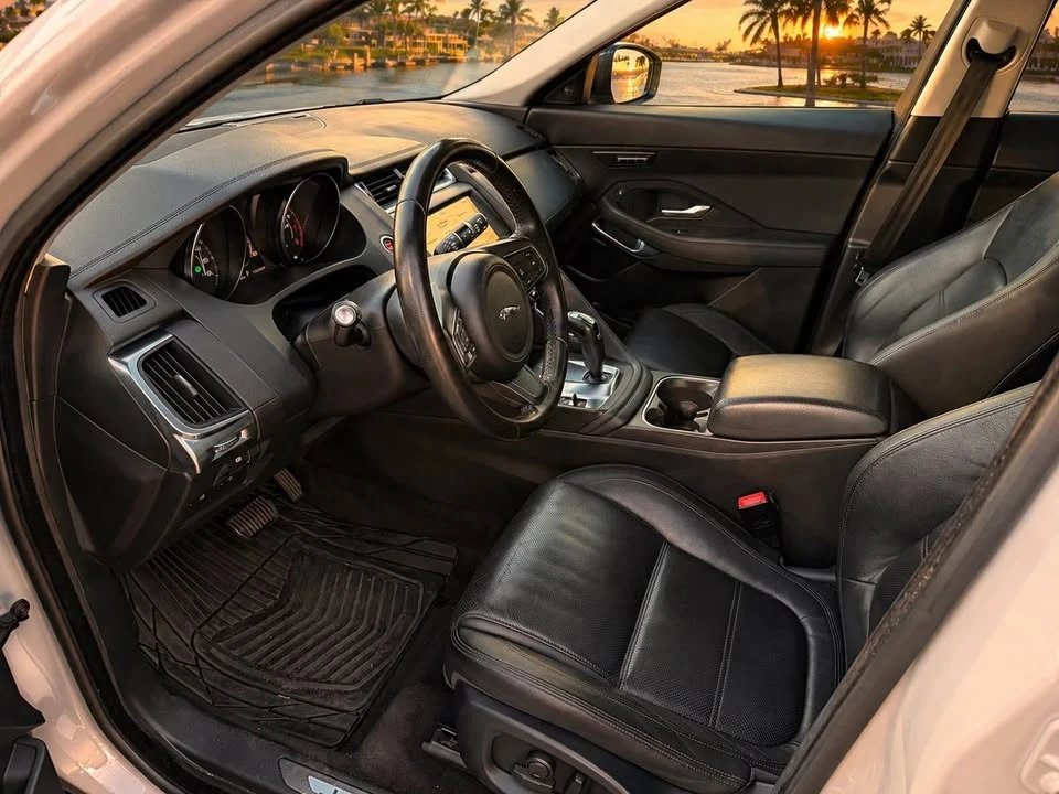 2019 Jaguar E-Pace - Image 15 of 20