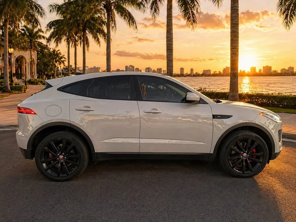 2019 Jaguar E-Pace - Image 5 of 20