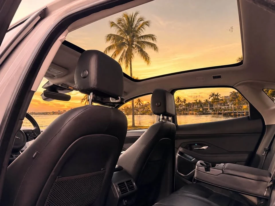 2019 Jaguar E-Pace - Image 17 of 20