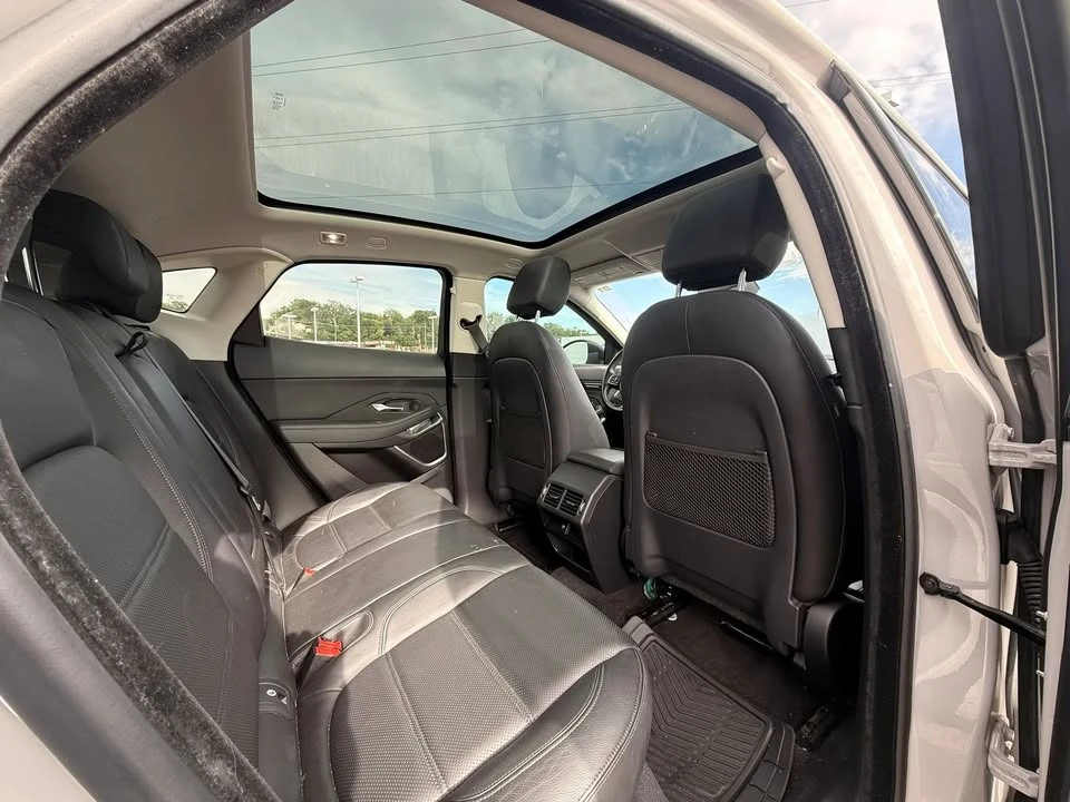2019 Jaguar E-Pace - Image 9 of 20