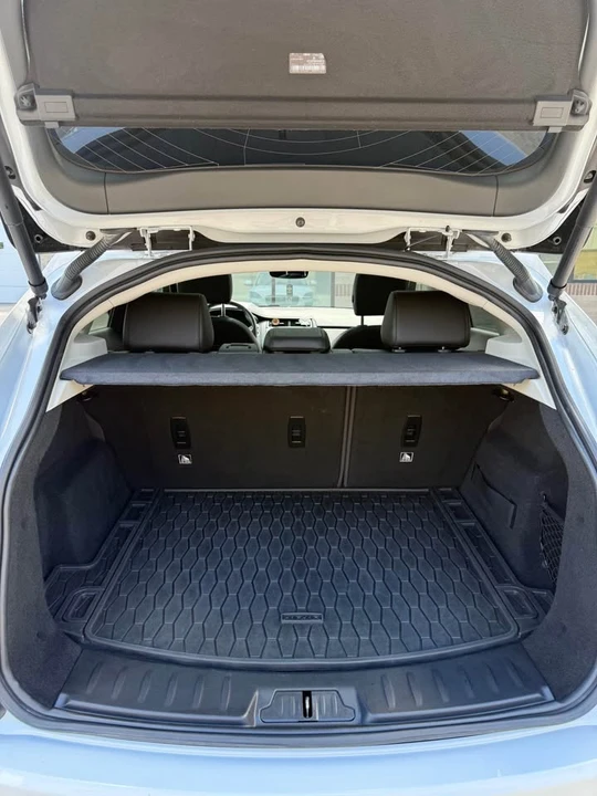2019 Jaguar E-Pace - Image 5 of 16