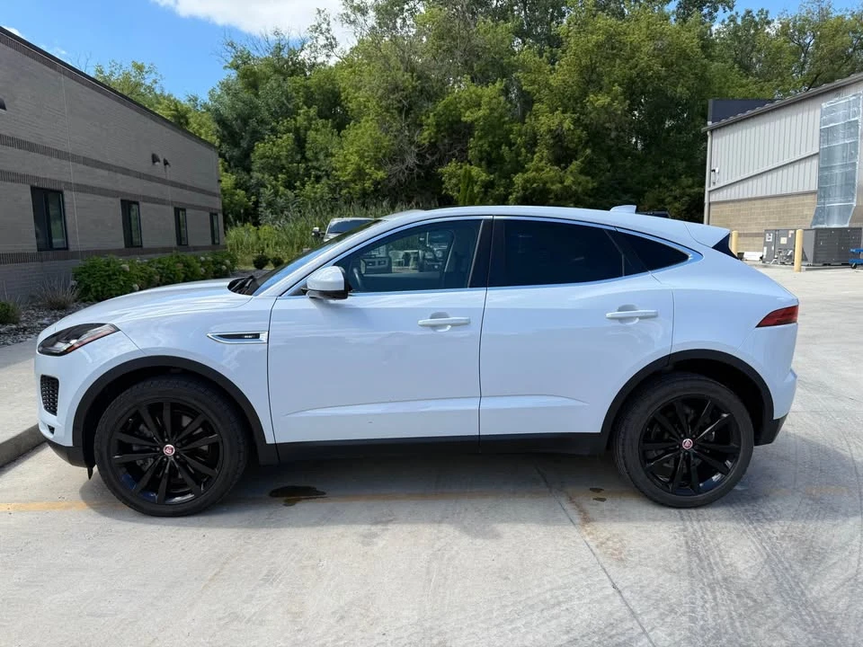 2019 Jaguar E-Pace - Image 4 of 16