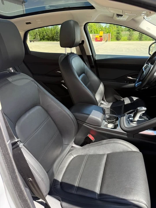 2019 Jaguar E-Pace - Image 11 of 16