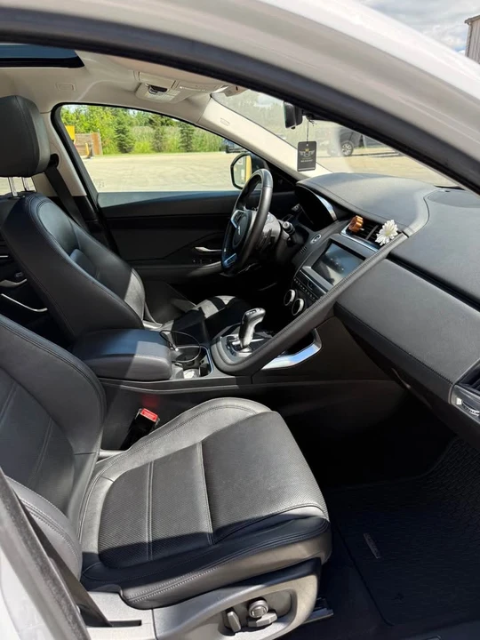 2019 Jaguar E-Pace - Image 7 of 16