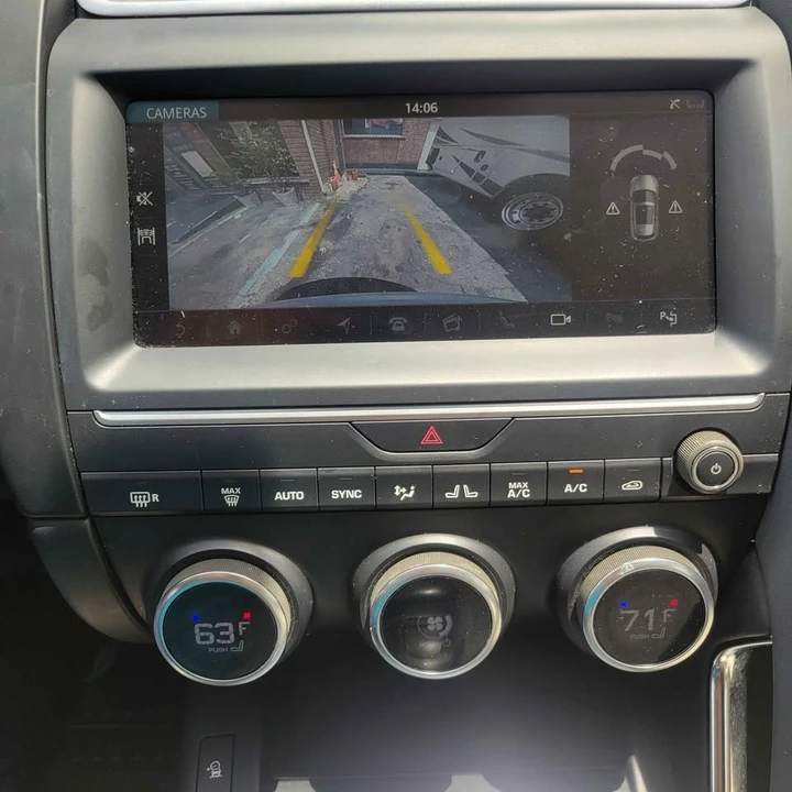 2019 Jaguar E-Pace - Image 11 of 17