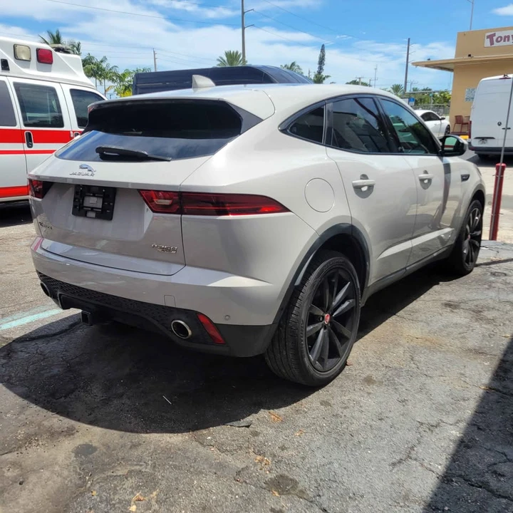 2019 Jaguar E-Pace - Image 5 of 17
