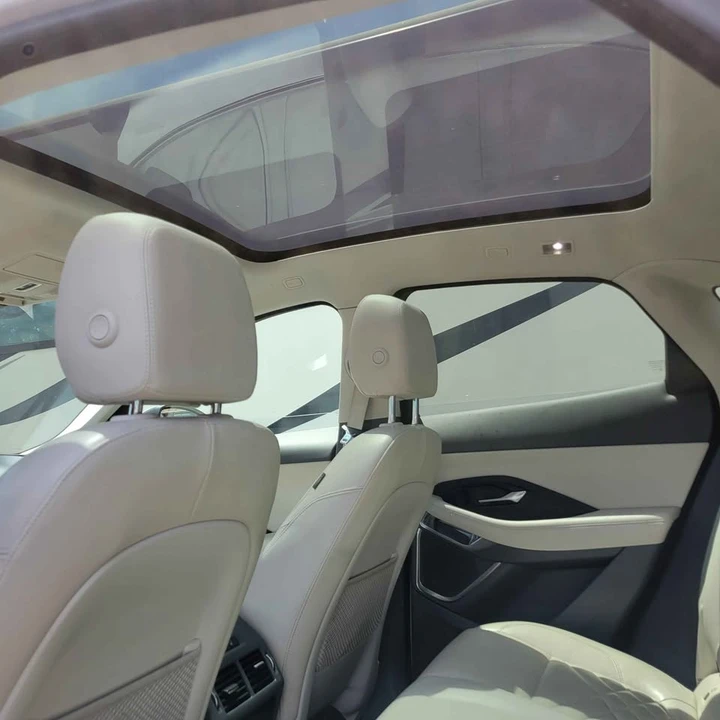 2019 Jaguar E-Pace - Image 15 of 17