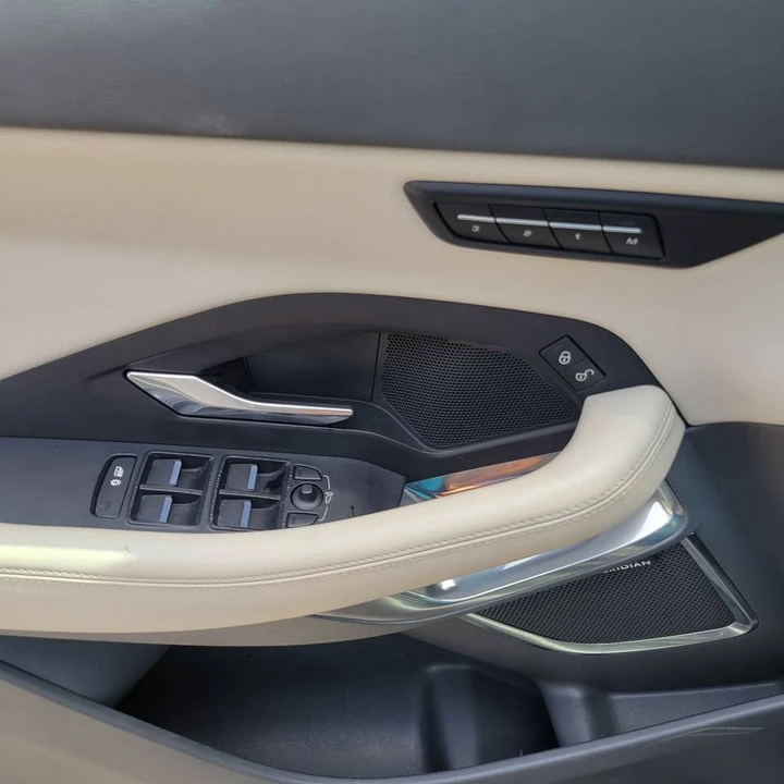 2019 Jaguar E-Pace - Image 14 of 17