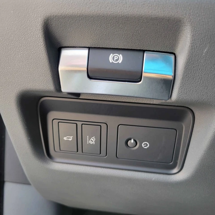 2019 Jaguar E-Pace - Image 17 of 17