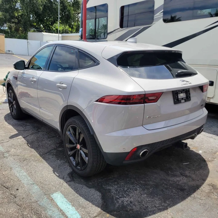 2019 Jaguar E-Pace - Image 4 of 17