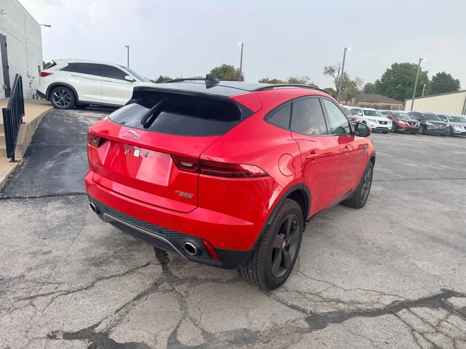 2019 Jaguar E-Pace - Image 8 of 15