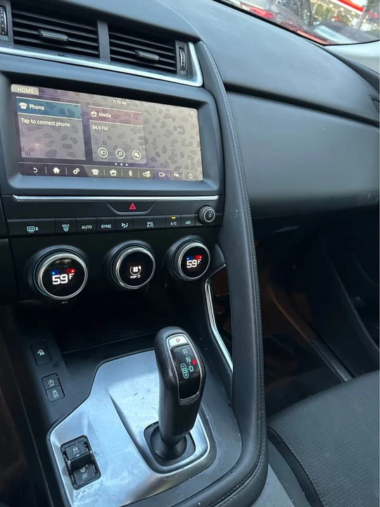 2019 Jaguar E-Pace - Image 7 of 14