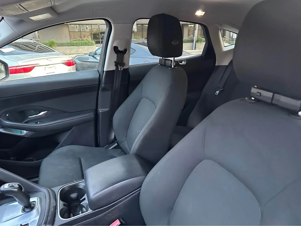 2019 Jaguar E-Pace - Image 9 of 14