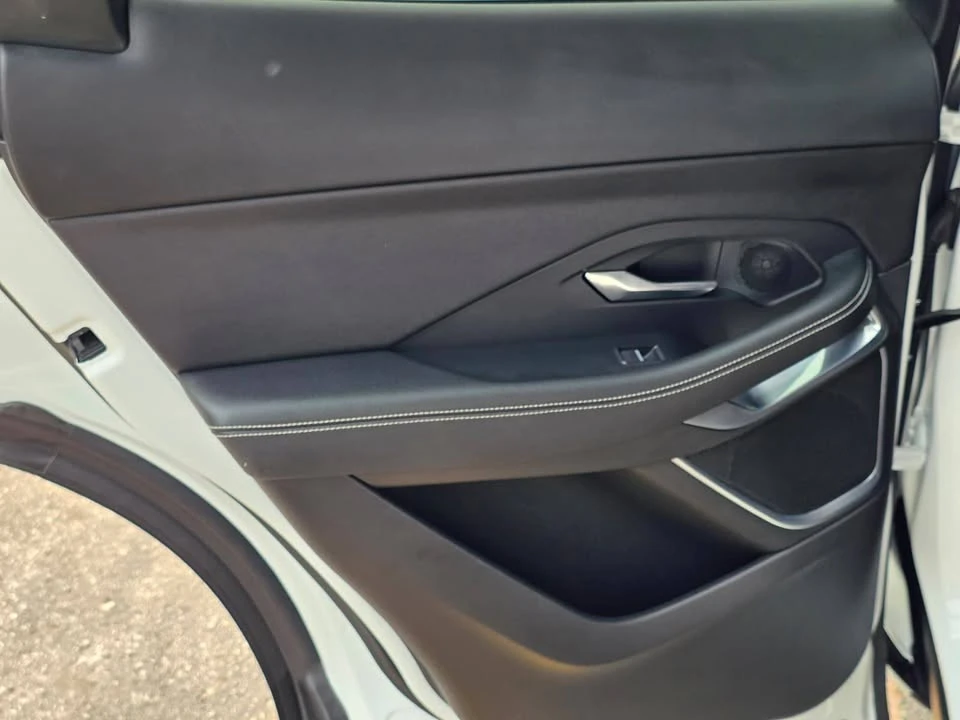 2019 Jaguar E-Pace - Image 17 of 20