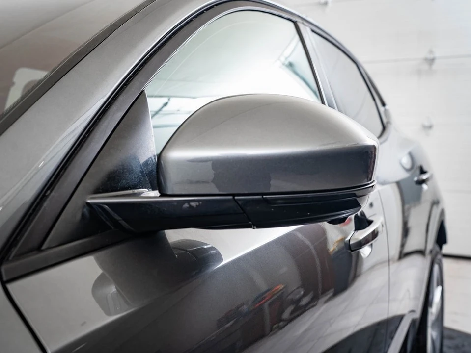 2019 Jaguar E-Pace - Image 14 of 21