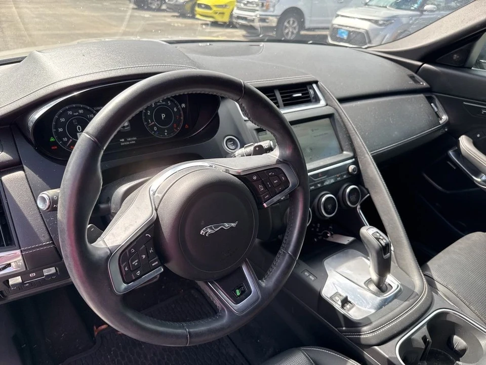 2019 Jaguar E-Pace - Image 9 of 12