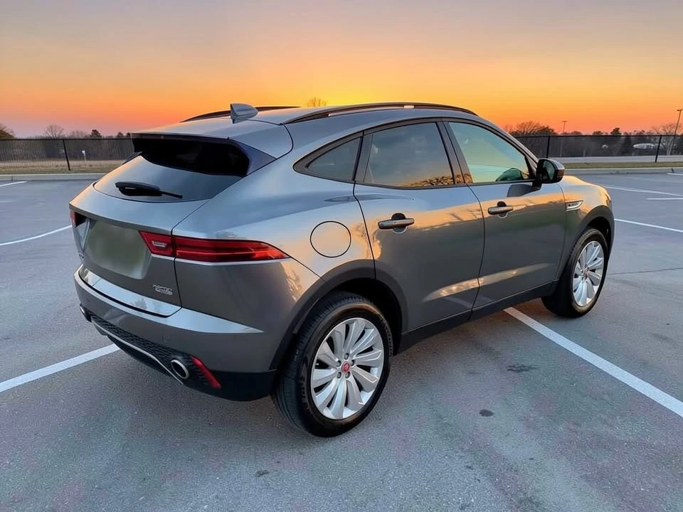 2019 Jaguar E-Pace - Image 5 of 20