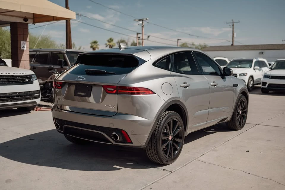 2019 Jaguar E-Pace - Image 4 of 17