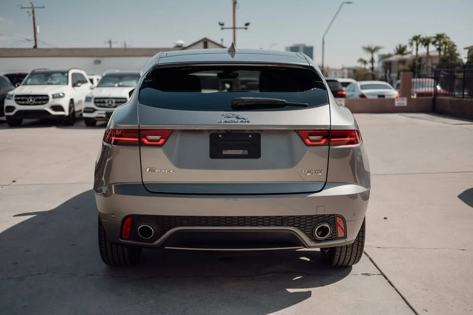 2019 Jaguar E-Pace - Image 5 of 17