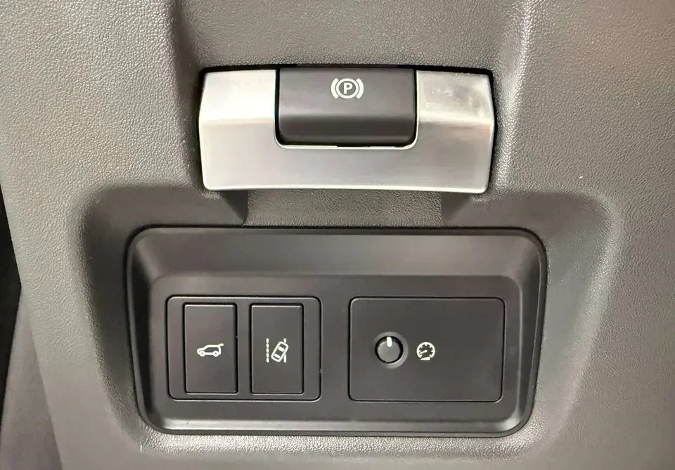 2019 Jaguar E-Pace - Image 18 of 20