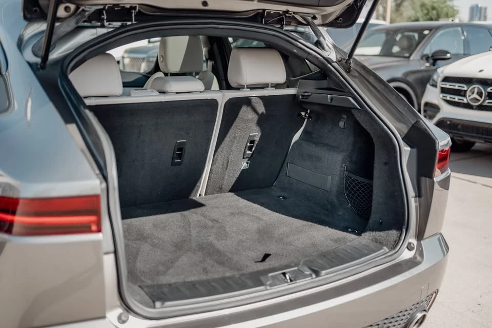 2019 Jaguar E-Pace - Image 13 of 17
