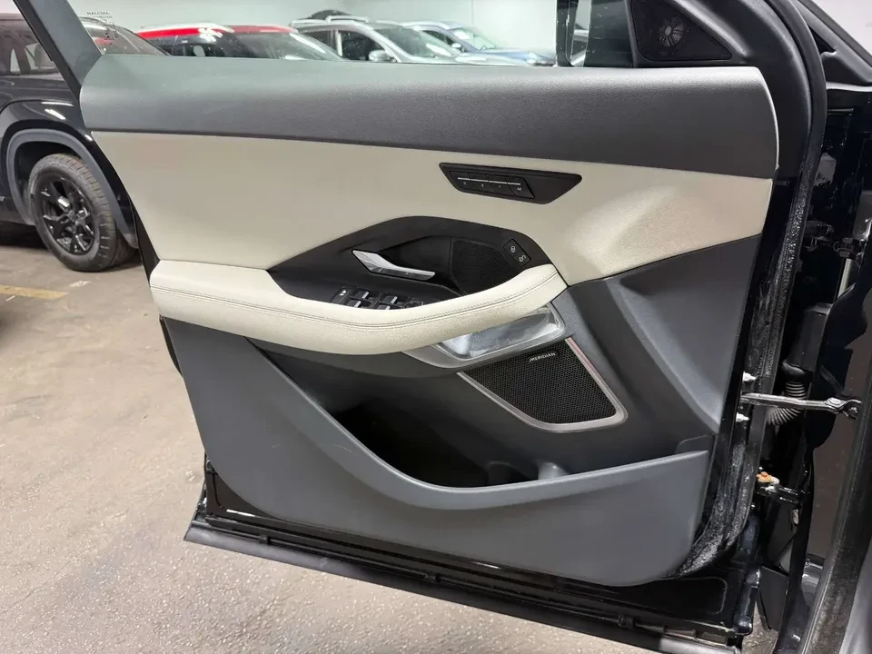 2019 Jaguar E-Pace - Image 13 of 20