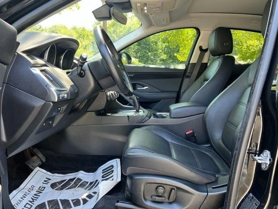 2019 Jaguar E-Pace - Image 11 of 20