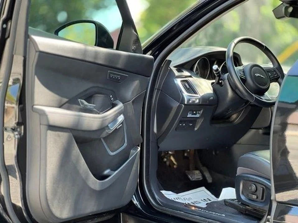 2019 Jaguar E-Pace - Image 9 of 20