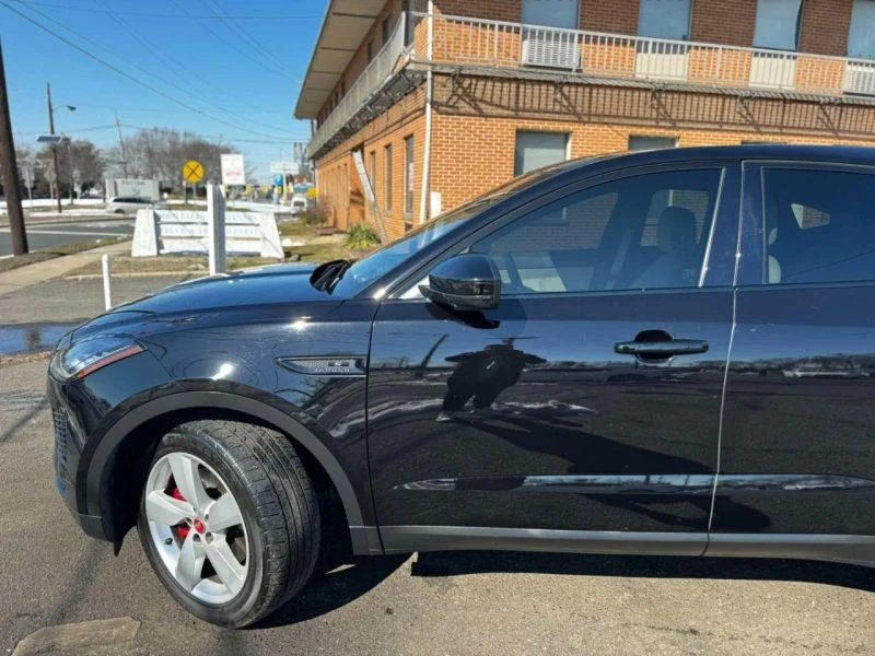 2019 Jaguar E-Pace - Image 7 of 12