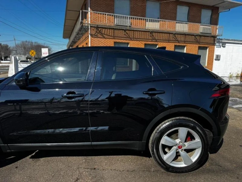 2019 Jaguar E-Pace - Image 9 of 12
