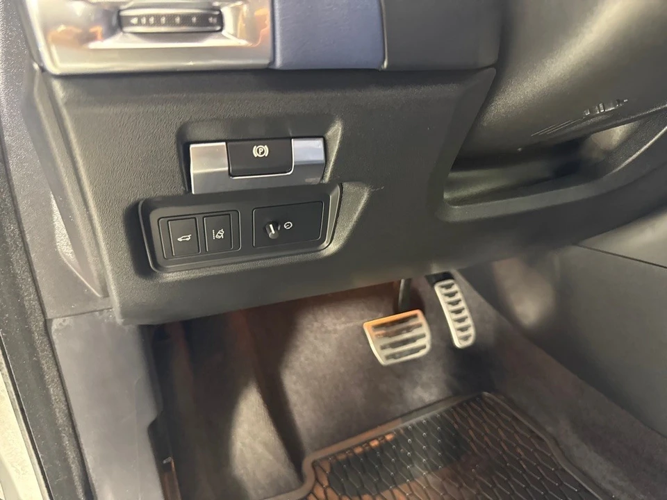 2019 Jaguar E-Pace - Image 16 of 21