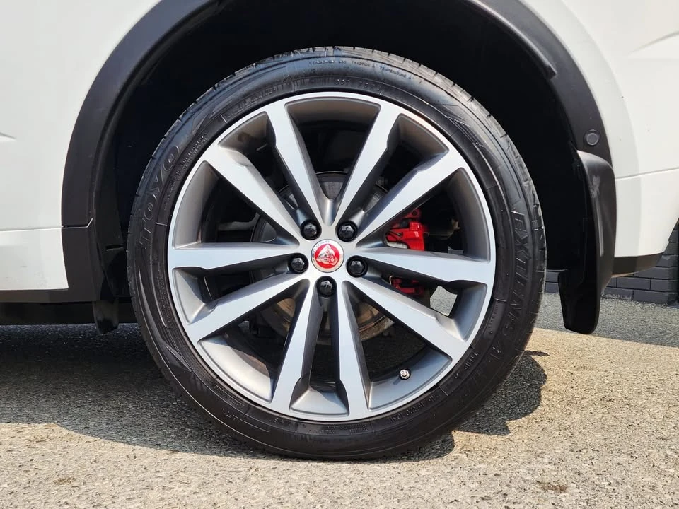 2019 Jaguar E-Pace - Image 9 of 14