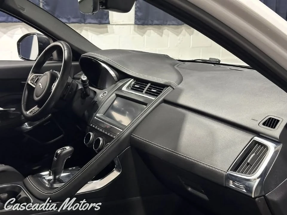 2019 Jaguar E-Pace - Image 19 of 20