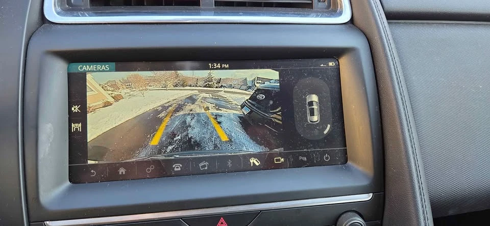 2019 Jaguar E-Pace - Image 9 of 10