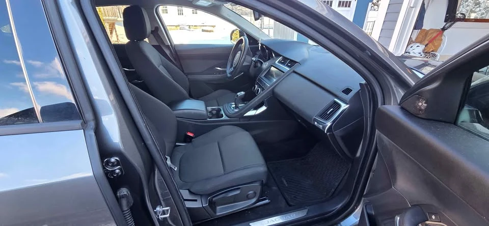2019 Jaguar E-Pace - Image 4 of 10