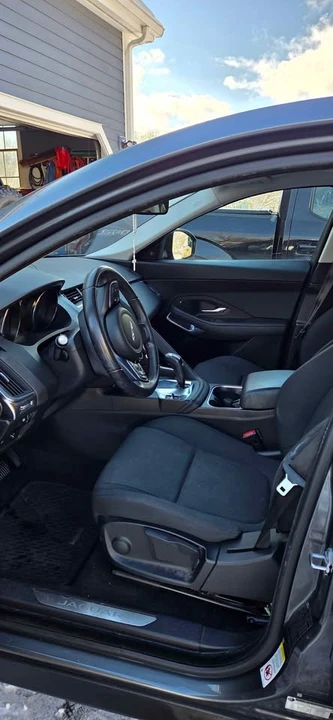 2019 Jaguar E-Pace - Image 8 of 10