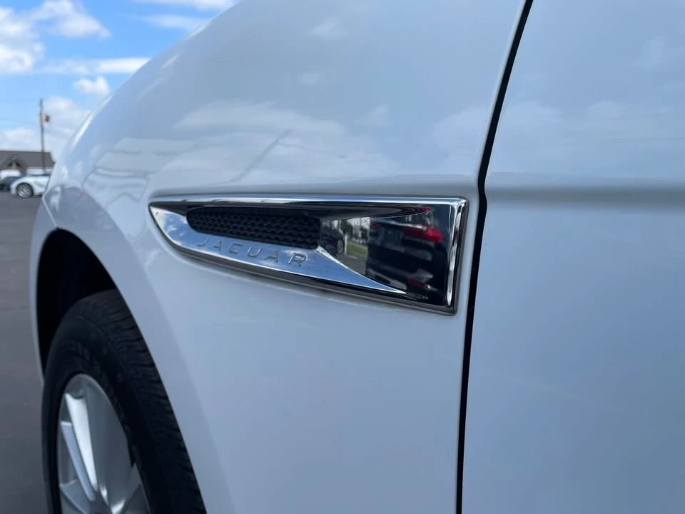 2019 Jaguar F-Pace - Image 12 of 19