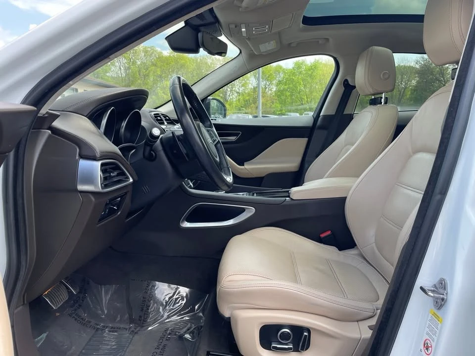 2019 Jaguar F-Pace - Image 13 of 19