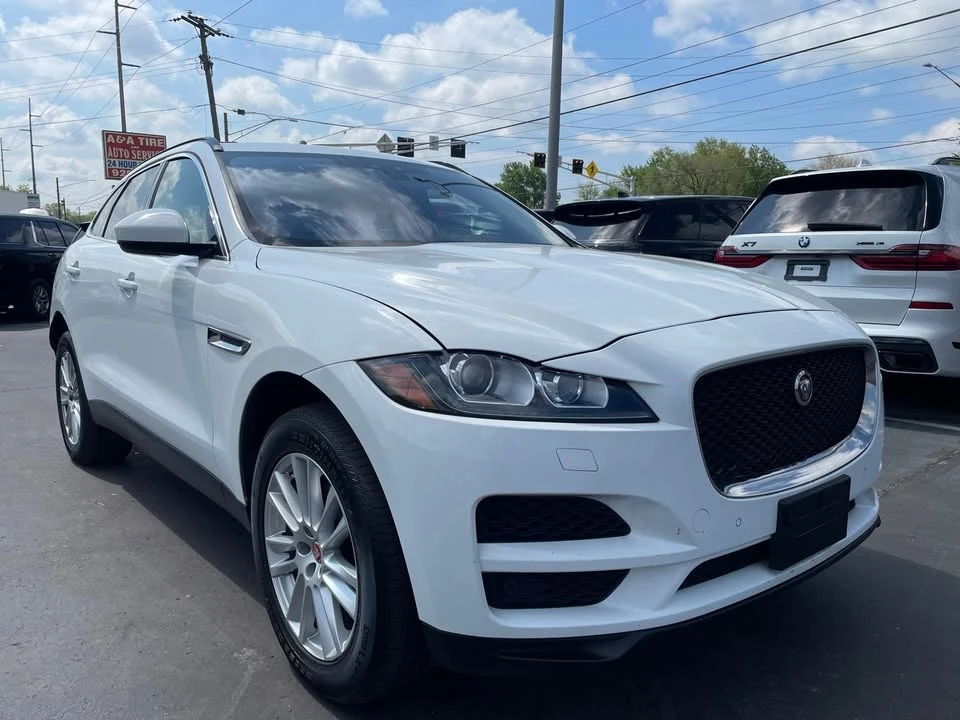 2019 Jaguar F-Pace - Image 10 of 19