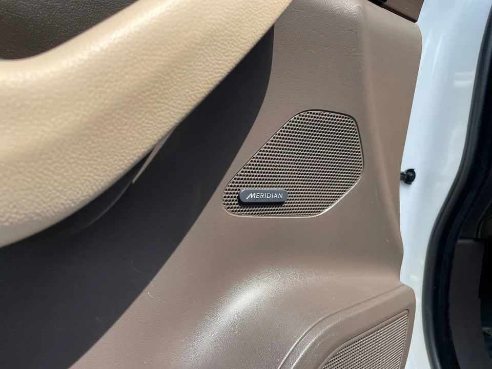 2019 Jaguar F-Pace - Image 18 of 19