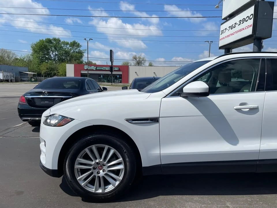 2019 Jaguar F-Pace - Image 2 of 19