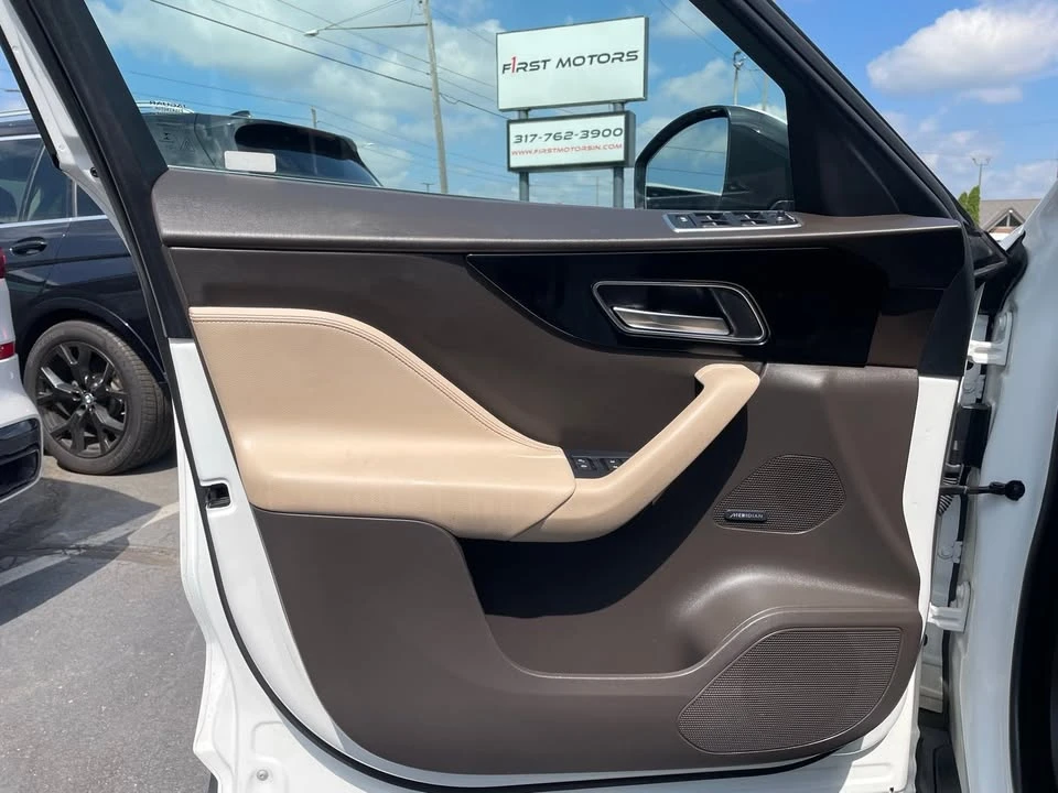 2019 Jaguar F-Pace - Image 16 of 19